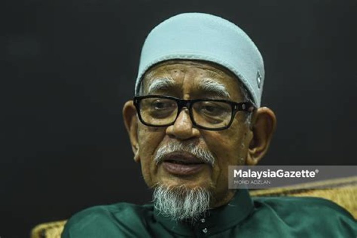 Abdul Hadi Awang's wife, Norzita Taat Biography: Education, Age, Wiki, Net Worth, LinkedIn, Twitter
