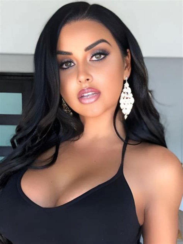 Abigail Ratchford Net Worth, Body Measurements, Boyfriend and Other Facts