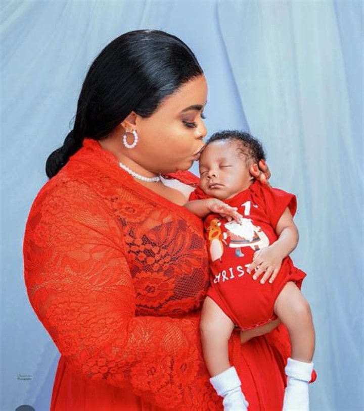 Actress Dayo Amusa Slams Bobrisky's 'Best Dressed Female' Win