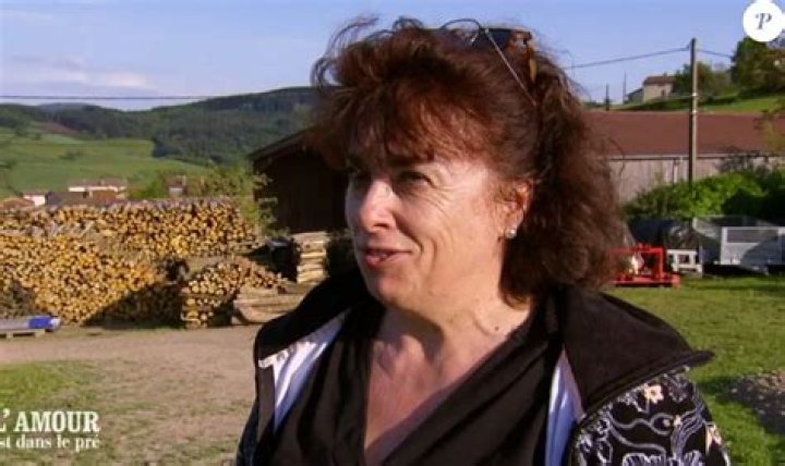 Age Laurence Amour Est Dans Le Pré