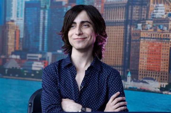 Aidan Gallagher- Bio, Wiki, Age, Girlfriend, Weight, Height, Net Worth