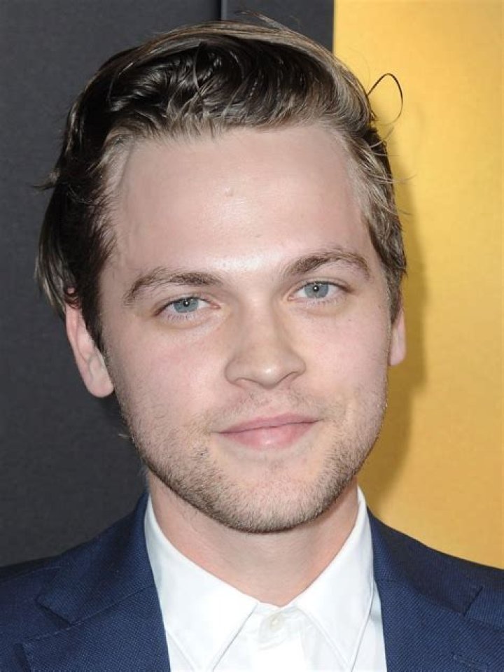 Alexander Calvert- Age, Bio, Girlfriend, Height, Career, Net Worth