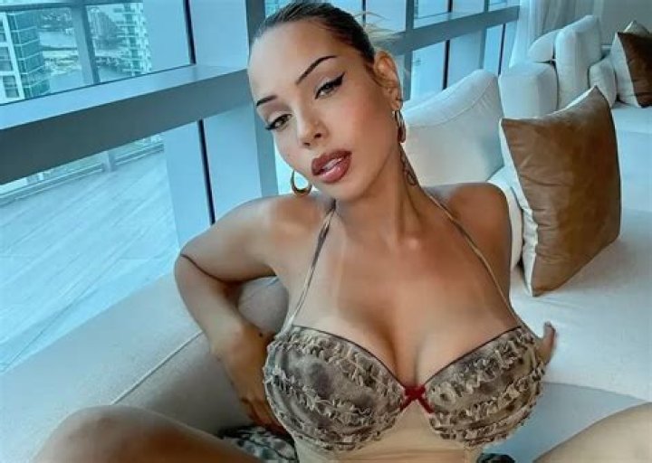 Amirah Dyme Biography: Outfit, Age, Net Worth, Boyfriend, Religion, Hushpuppi, Instagram, Weight, Wikipedia, Birthday