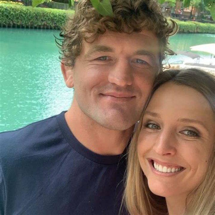 Amy Askren- Net Worth, Age, Husband, Ethnicity, Height, Career