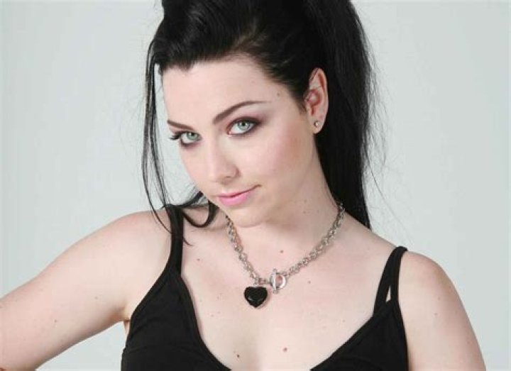 Amy Lee- Net Worth, Bio, Age, Boyfriend, Nationality, Ethnicity, Height, Career