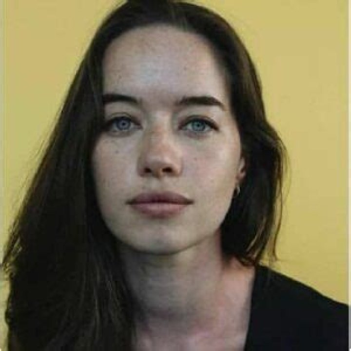 Anna Popplewell- Wiki, Age, Husband, Ethnicity, Net Worth, Height, Career