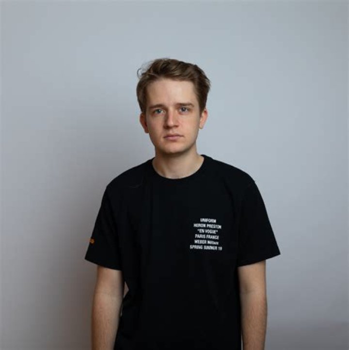 Ares Carter & ILoveMakonnen Team Up on “Next To Me”