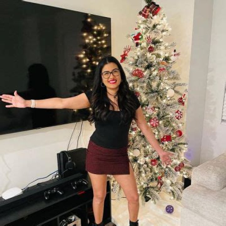 Ariana Godoy- Age, Net Worth, Husband, Marriage, Height, Career