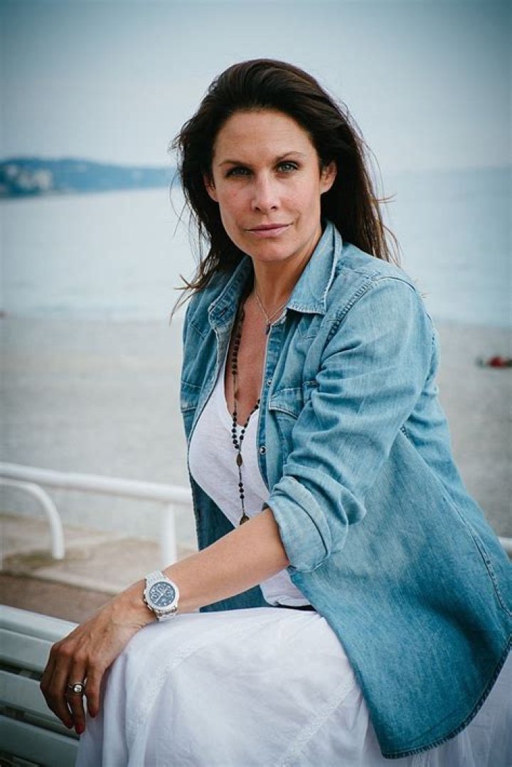 Astrid Veillon Taille