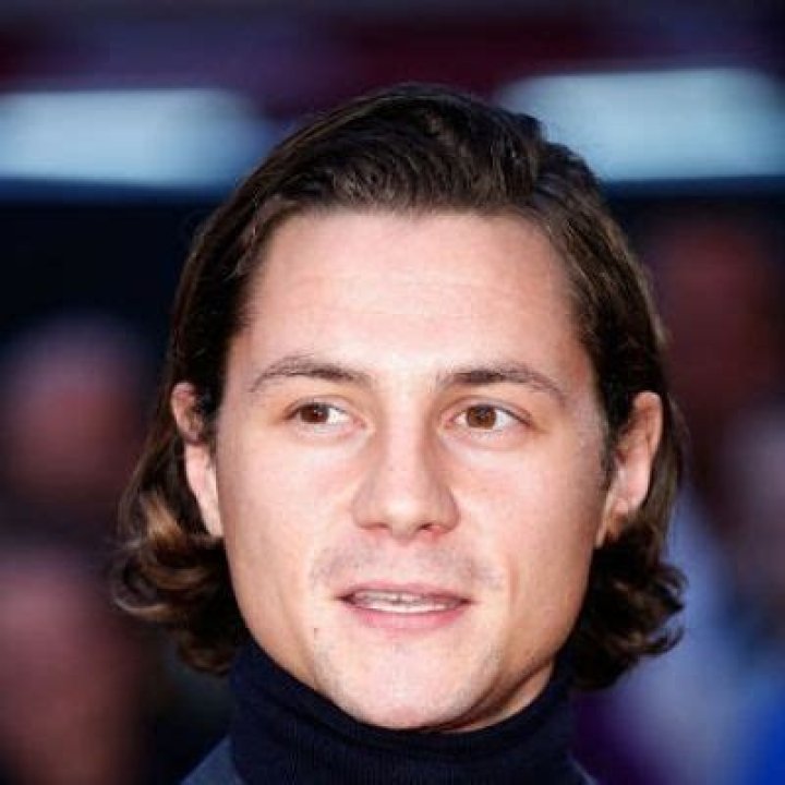 Augustus Prew- Wiki, Age, Height, Net Worth, Wife, Ethnicity