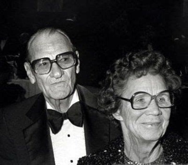 Burton Milo Reynolds Sr » Age, Net Worth, Family, Bio, News