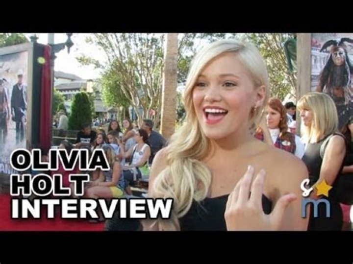 CelebMix Interview: Olivia Holt - CelebMix