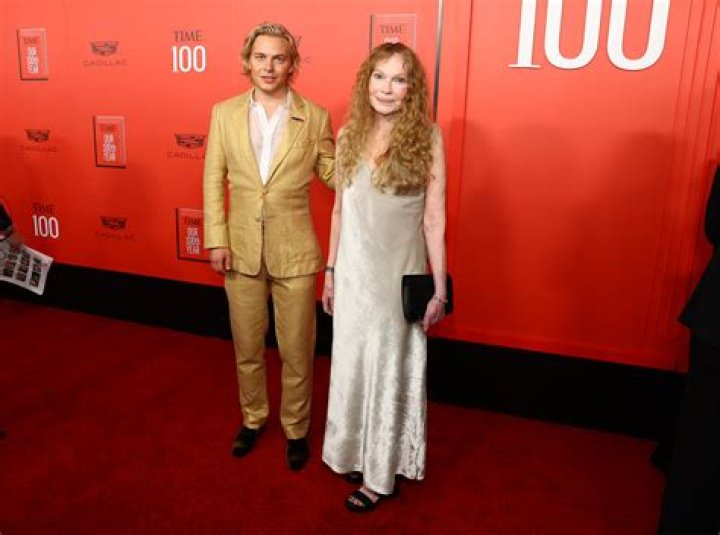 Chris Kattan Gay, Height, Age, Mother, Wife, How Did He Break His Neck?