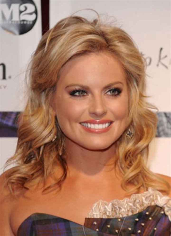 Courtney Friel Biography: Husband, Net Worth, Wikipedia, Age, Height, Photos, Twitter, Kids, News