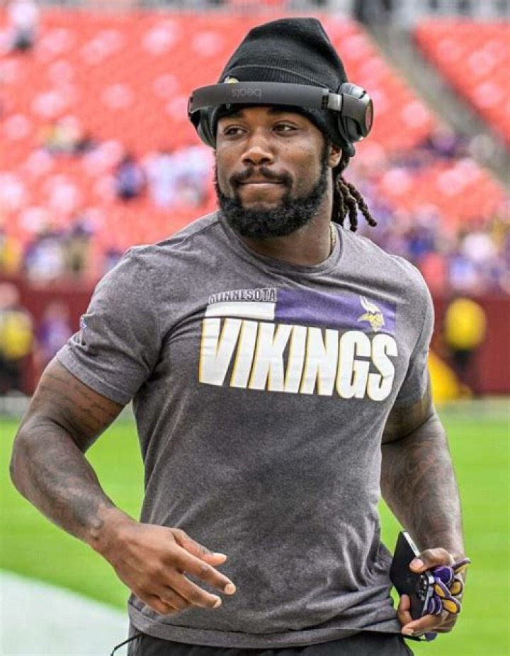 Dalvin Cook Biography: Age, Height, Net Worth, Goals, Girlfriend, Stats, Transfer News, Salary