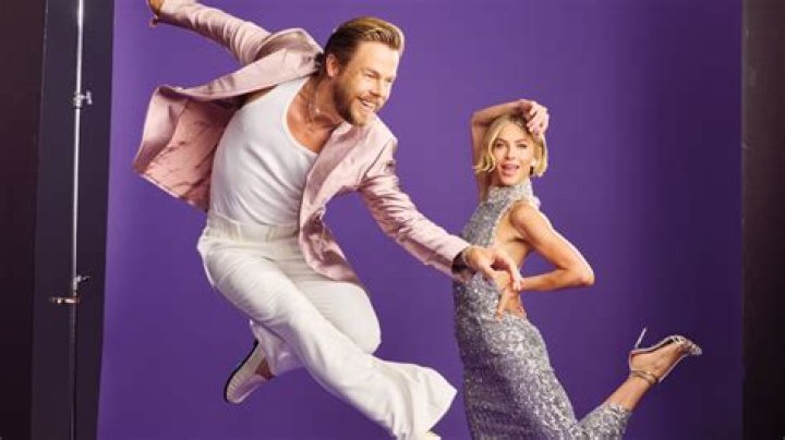 Derek Hough Quits Dancing With The Stars – Moves To NYC To Live Open Gay Lifestyle?