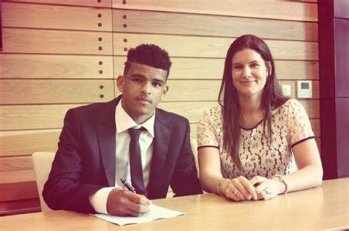 Dominic Solanke Biography: Parents, Net Worth, Stats, Age, Siblings, Salary, Wife, Goals, Nationality