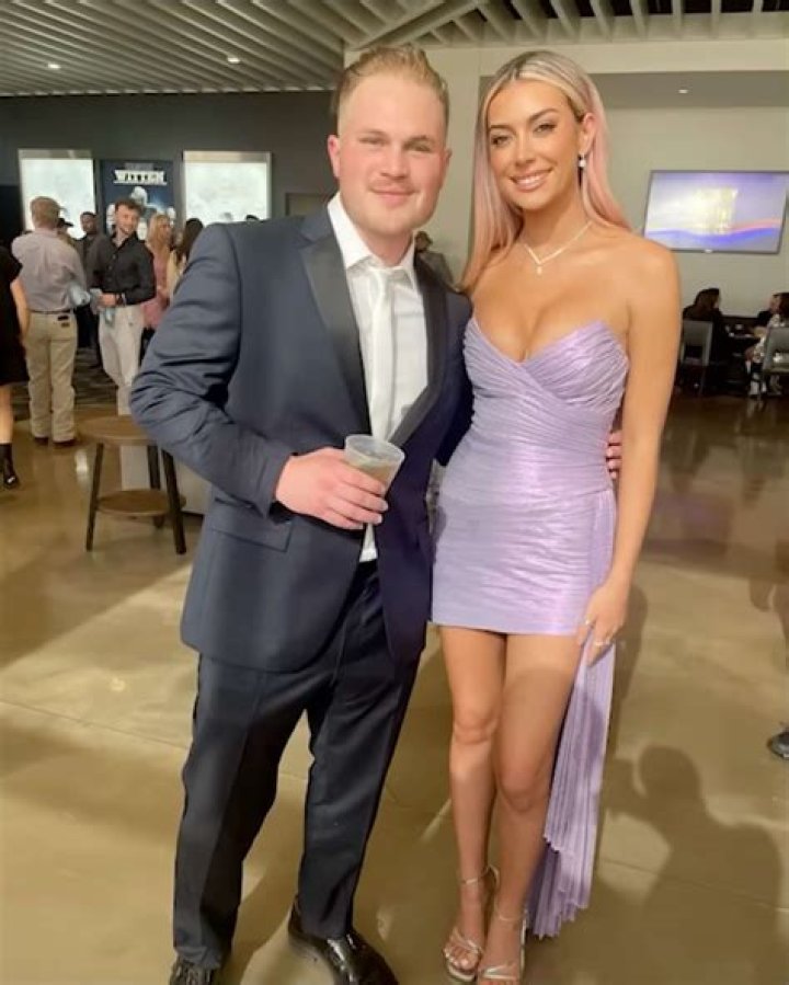 Easton Corbin's ex-wife Briann Corbin Biography: Age, Net Worth, Spouse, Instagram, Height, Children, Wiki