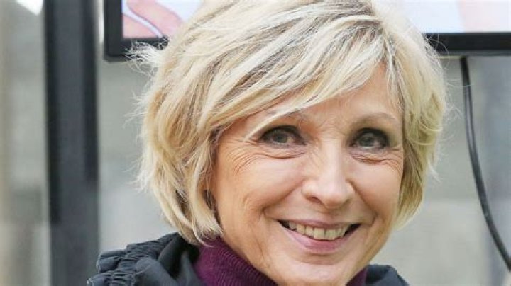 Evelyne Dhéliat Retraite