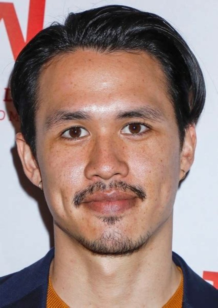 EXPLORE Actor Alexander Hodge Wiki, Bio, Age, Height, Wife, Nationality, Ethnicity, Parents, Net Worth 2020!!