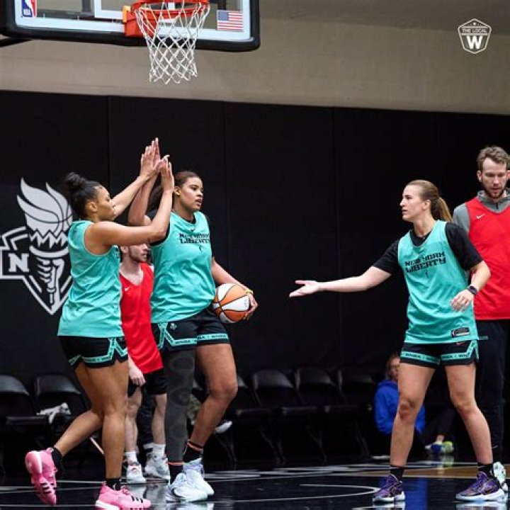 Fame | Betnijah Laney net worth and salary income estimation Jan, 2024