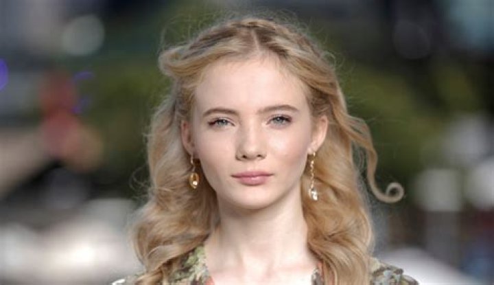 Fame | Freya Allan net worth and salary income estimation Apr, 2024