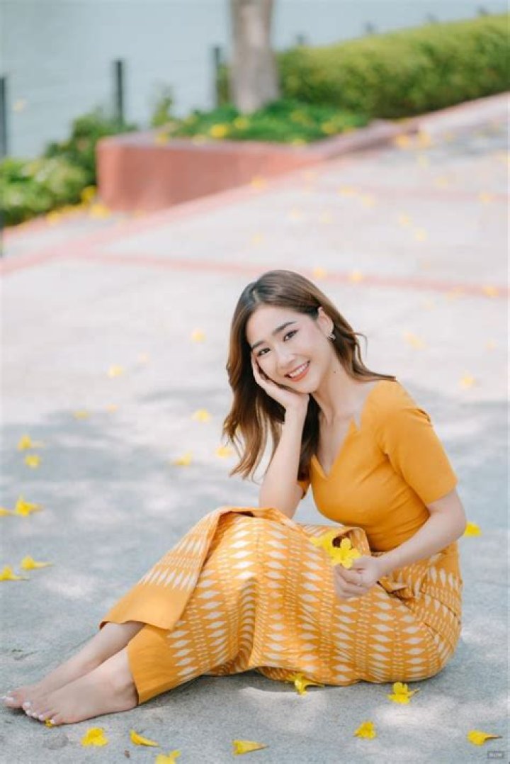 Fame | Naw Phaw Eh Htar net worth and salary income estimation Apr, 2024