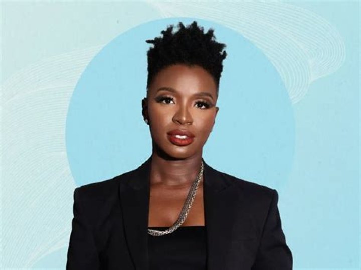 Folake Olowofoyeku Biography: Age, Net Worth, Husband, Married, Pictures, Instagram, Movies, Songs, Siblings