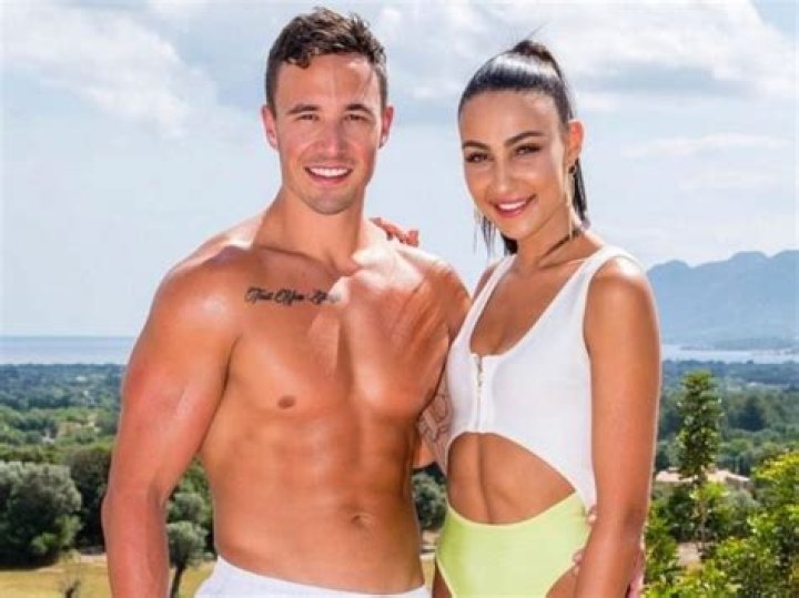 Grant Crapp ‘Love Island’ Hunk Rumored To Be Engaged, Who Is Grant Crapp Partner?
