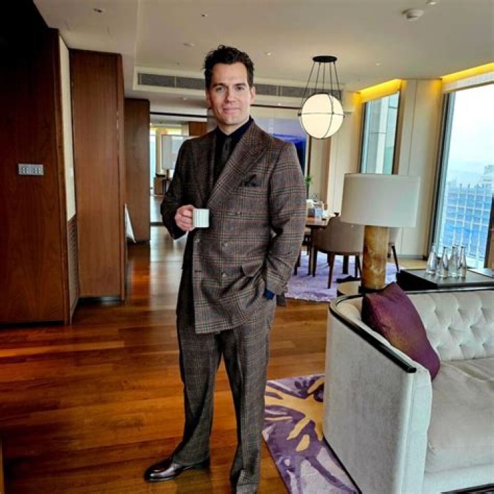 Henry Cavill Biography: Age, Net Worth, Instagram, Spouse, Height, Wiki, Parents, Siblings, Movies, Awards