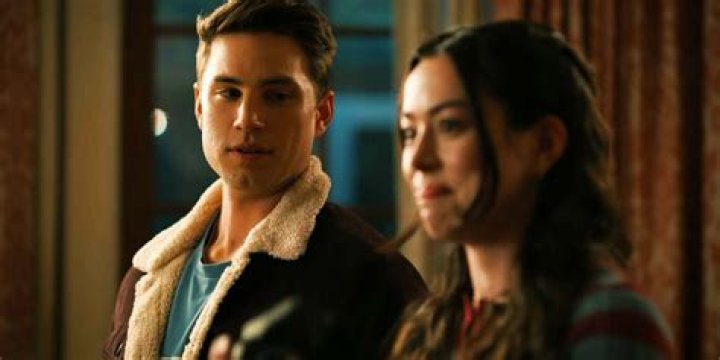 How Tall Is Carson Rowland? His Height, Age, Net Worth, Girlfriend, Facts