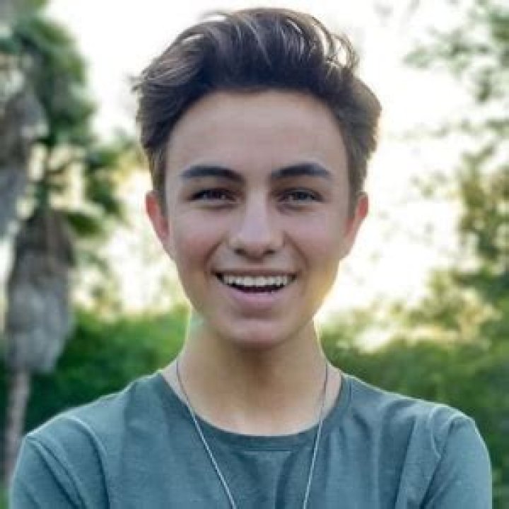 How Tall Is Eric Montanez? Age, Birthday, High School & Facts