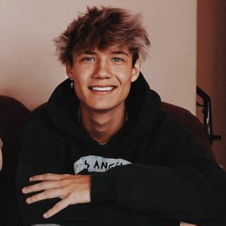 Jaden Hossler – Wiki, Bio, Age, Height, Net Worth, Girlfriend