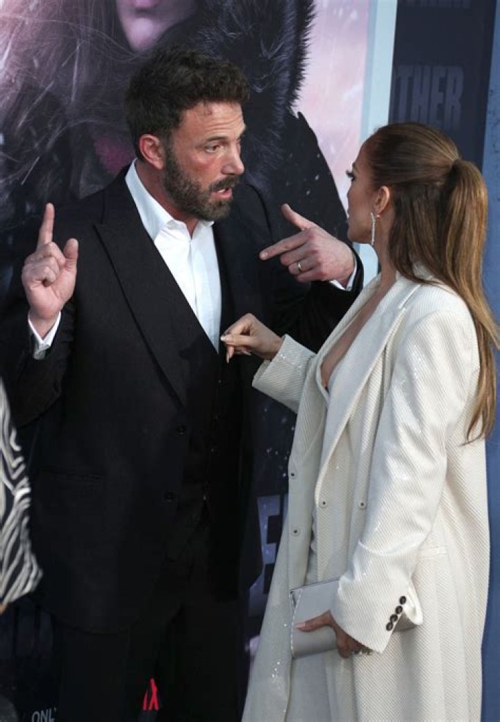 Jennifer Garner Fighting With Ben Affleck Over Sexy Gone Girl Emily Ratajkowski: Jennifer Jealous? (PHOTOS)
