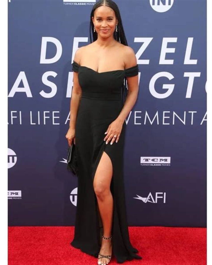 Joy Bryant Biography: Husband, TV Shows, Age, Movies, Net Worth, Height, Parents, Siblings