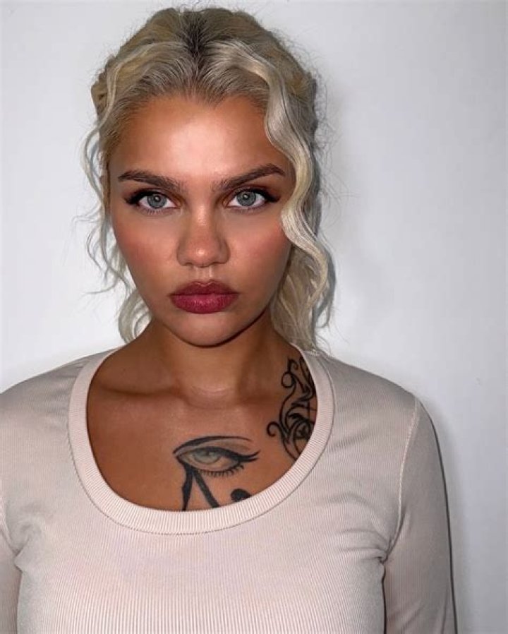 Julia Rose Biography: Age, Boyfriend, Net Worth, Height, Wikipedia, Birthday, Before, Jake Paul, Kanye West, Podcast, Boston, Instagram, Wholesale