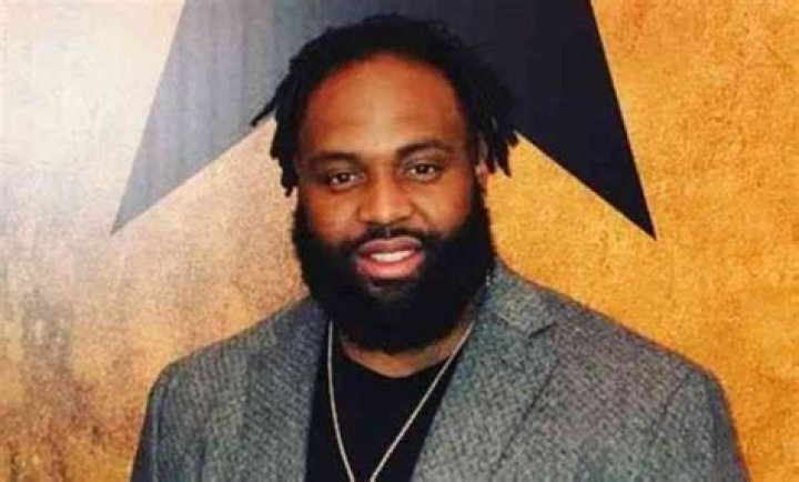 Know About Akiem Hicks; NFL, Age, Wife, Stats, Contract, Salary