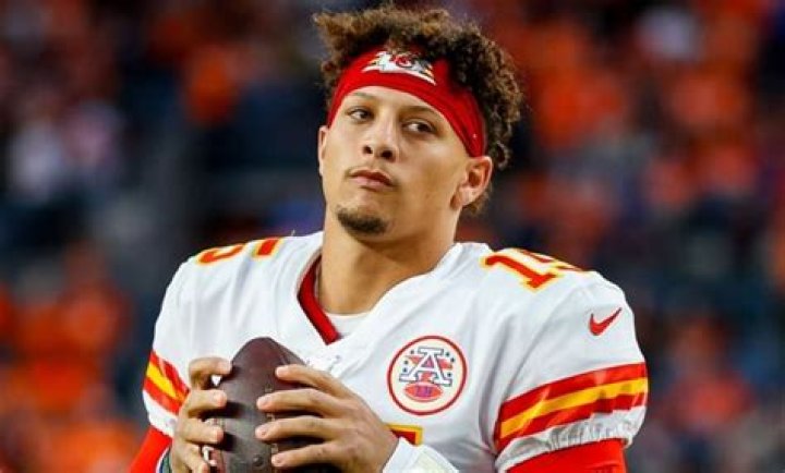 Know About Patrick Mahomes; Dad, Stats, Wife, Parents, Age, Contract