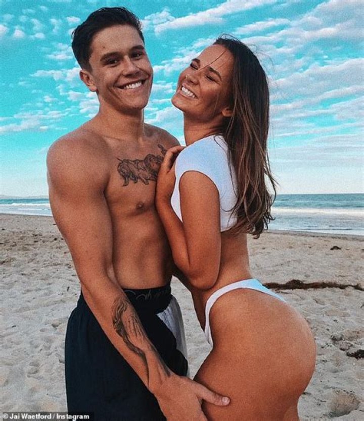 Know All About Jai Waetford Girlfriend Isabelle Clarke!