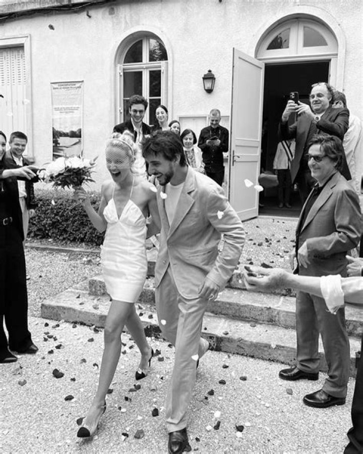 Lise Levitzky Jeune Photo Archives