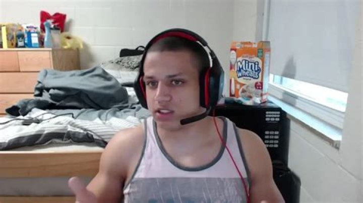 loltyler1 Biography: Height, Net Worth, Age, Twitter, Girlfriend, YouTube, Instagram, Sub Count, Merch, Nike, Reddit, Wikipedia