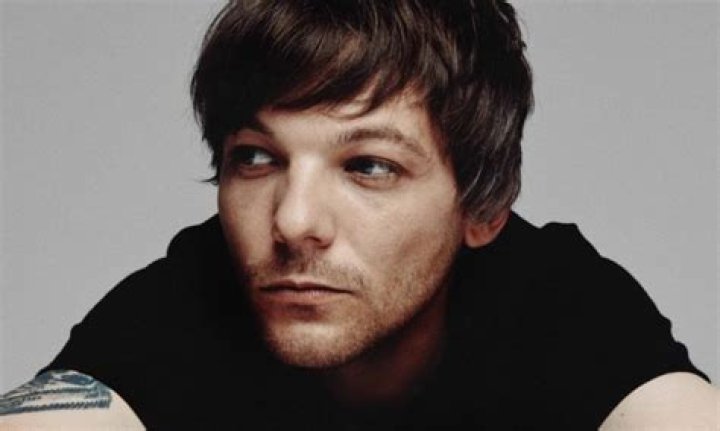 Louis Tomlinson delivers message of support to hometown of Doncaster