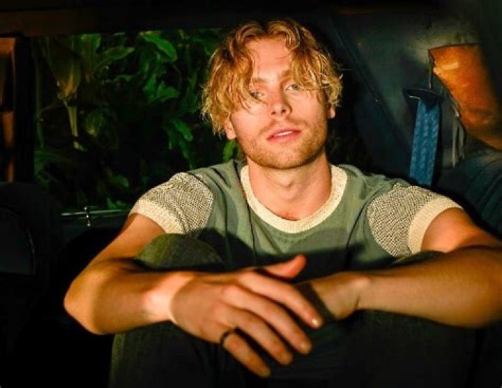 Luke Hemmings Debuts Solo Single, “Starting Line”