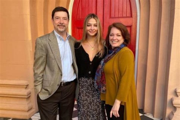 Madelyn Cline's mother, Pam Cline Biography: Height, Age, Instagram, Net Worth, Kids, Husband, Wiki