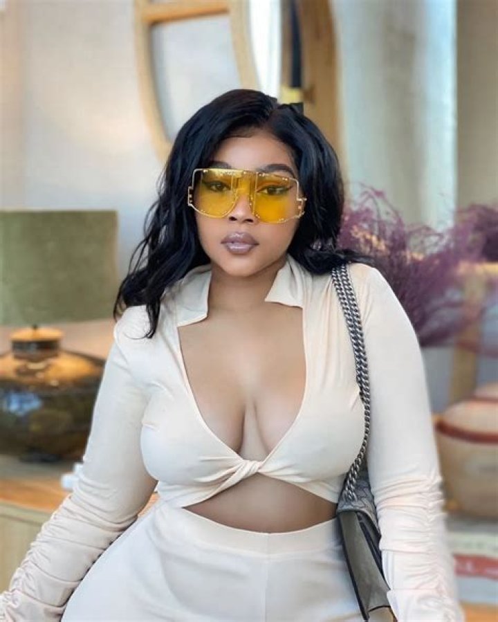 Meet The Curvy Lethabo Molotsi, Biography, Net Worth, Age, Pictures, Wikipedia, Boyfriend, Husband