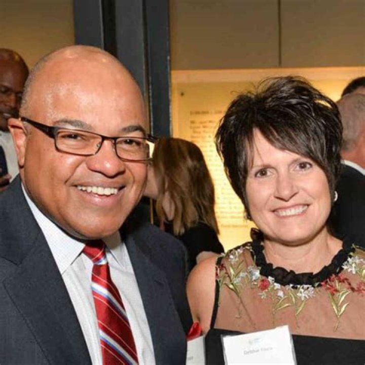 Mike Tirico Net Worth, Salary, Wife, Ethnicity, Age, Height, Parents, Daughter | Mike Tirico Bio