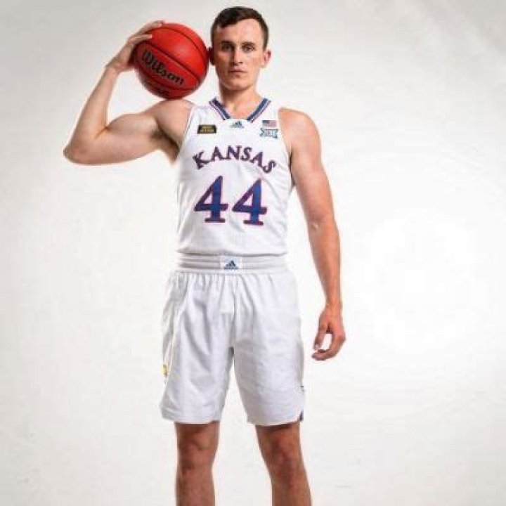 Mitch Lightfoot- Wiki, Age, Ethnicity, Girlfriend, Height, Net Worth, Career (Biographygist)