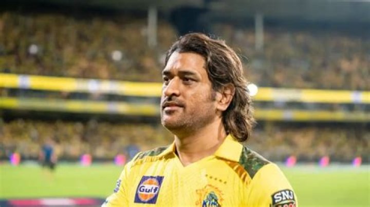 MS Dhoni Biography: Wife, Age, Net Worth, Parents, Siblings, Height, Wikipedia, Nationality