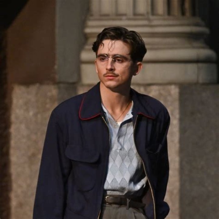 Music Video Premiere: Cleo Alexandra Unveils “Dream Fever”