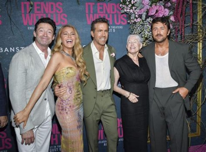 One Direction takes us behind the scenes, again!